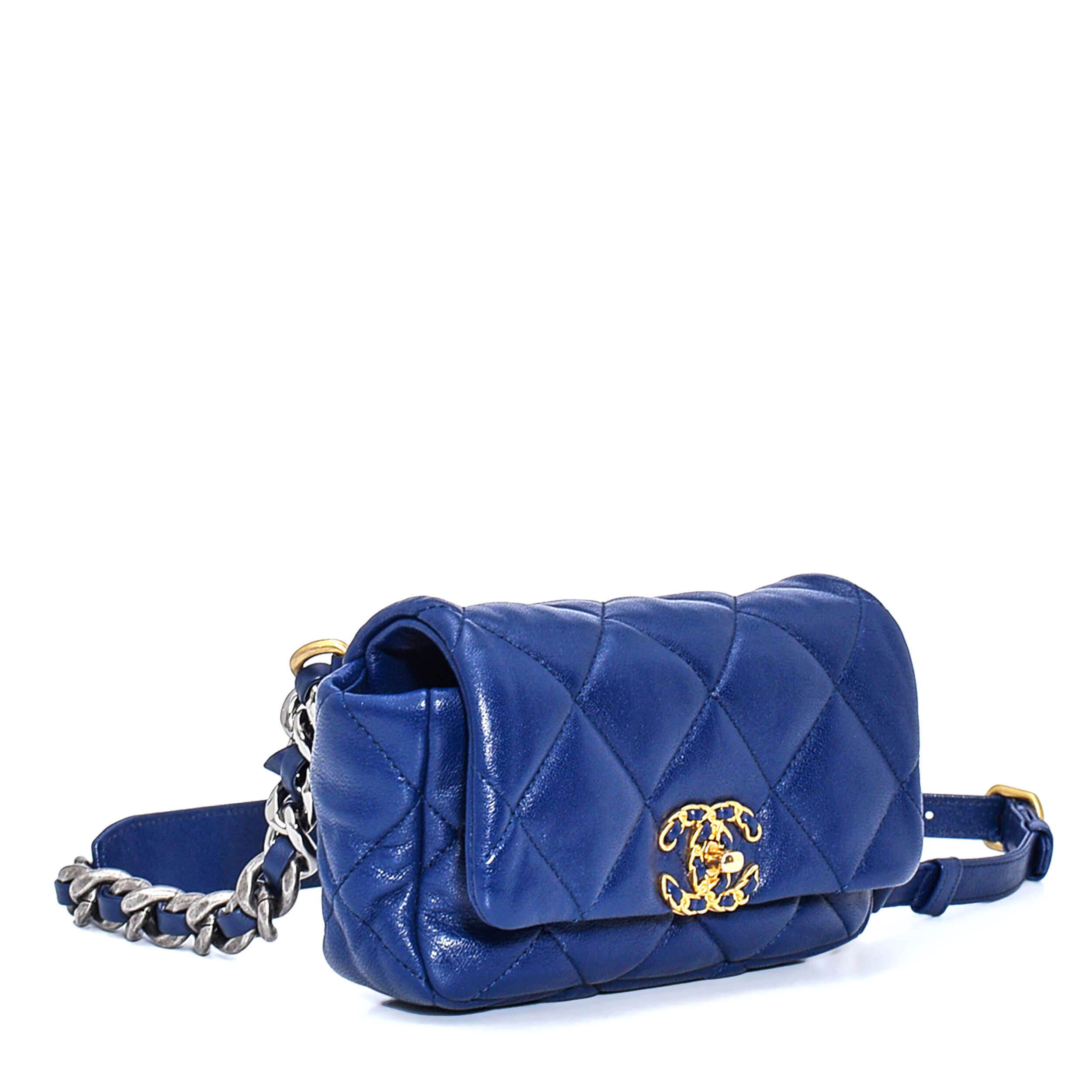 Chanel - Navy Blue Quilted Goatskin no19 Belt Bag 